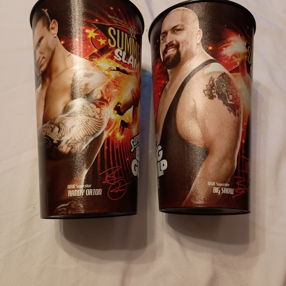 Lot of 2 WWE 7/11 Wrestling Summer Slam 2010  Big Gulp BigShow,Orton (A-45)